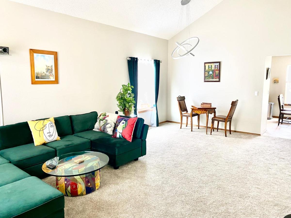 Artsy Home Close To Usafa With Fireplace And Patio Colorado Springs Exteriér fotografie