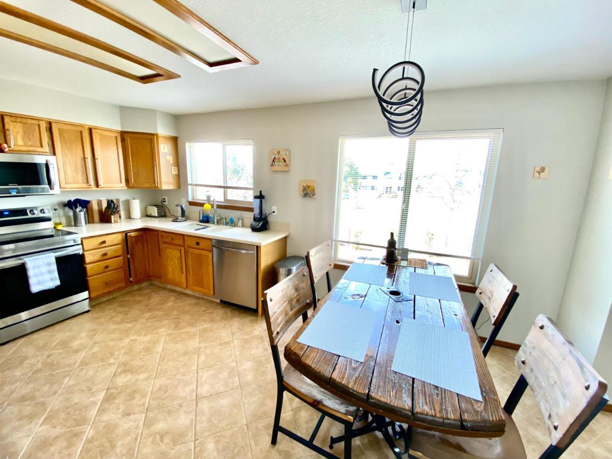 Artsy Home Close To Usafa With Fireplace And Patio Colorado Springs Exteriér fotografie